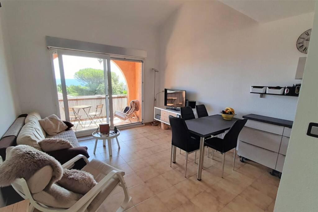 Charmant Appartement Vue Mer A 100M De La Plage. แซงเตกูลฟ์ ภายนอก รูปภาพ