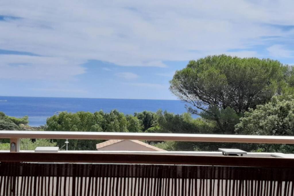 Charmant Appartement Vue Mer A 100M De La Plage. แซงเตกูลฟ์ ภายนอก รูปภาพ