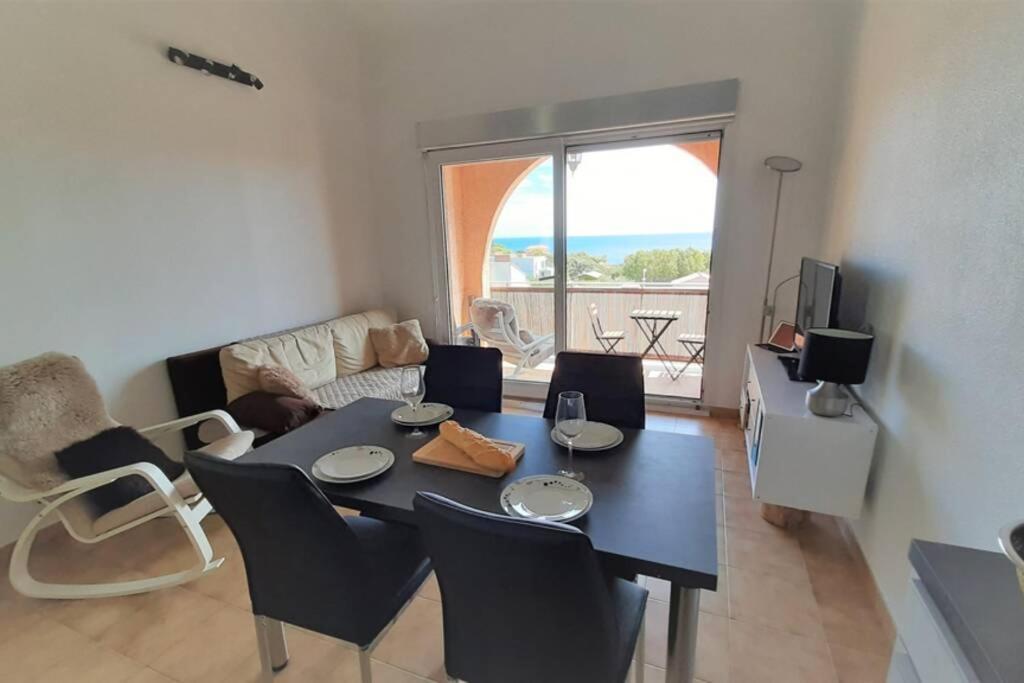 Charmant Appartement Vue Mer A 100M De La Plage. แซงเตกูลฟ์ ภายนอก รูปภาพ
