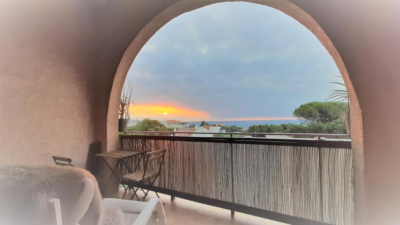 Charmant Appartement Vue Mer A 100M De La Plage. แซงเตกูลฟ์ ภายนอก รูปภาพ